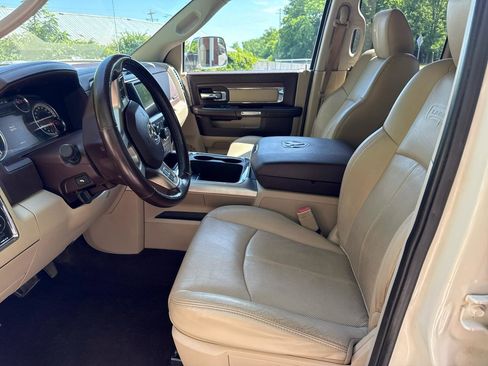 Used 2018 RAM 1500 Laramie AWD/4WD image 8