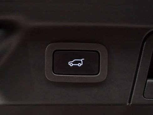 Used 2022 Land Rover Range Rover Velar R-Dynamic S image 14