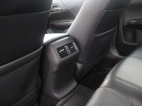 Used 2017 Honda Accord EX-L image 14