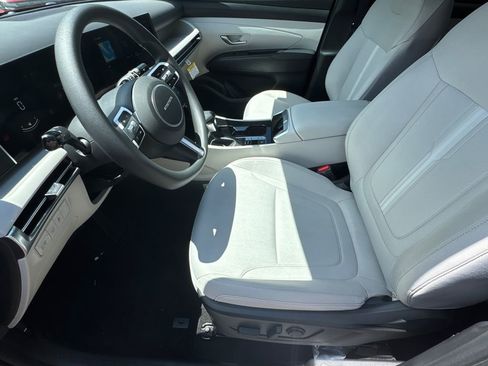 New 2025 Hyundai Tucson SEL image 9