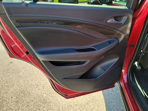 Used 2019 Buick Envision Essence FWD image 14