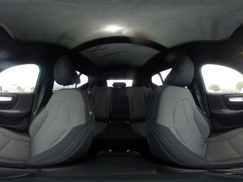 Used 2024 Volvo XC40 B5 Core AWD/4WD image 45