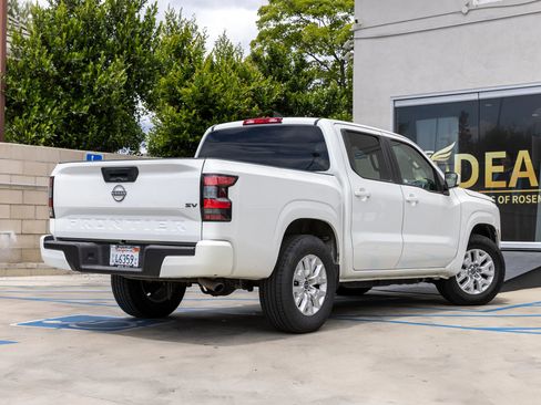 Used 2022 Nissan Frontier SV RWD image 12