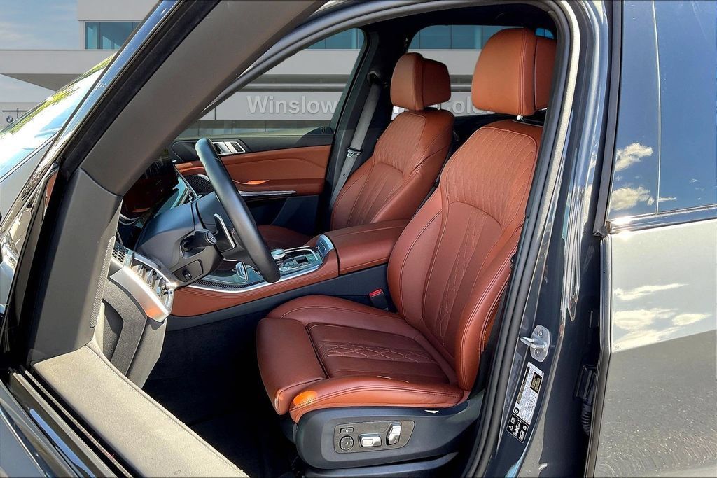 Used 2025 BMW X5 M60i AWD/4WD image 21