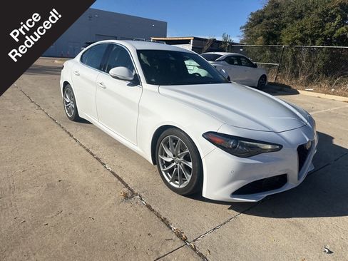 Used 2017 Alfa Romeo Giulia Ti image 1