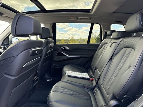 Used 2025 BMW X7 xDrive40i image 22