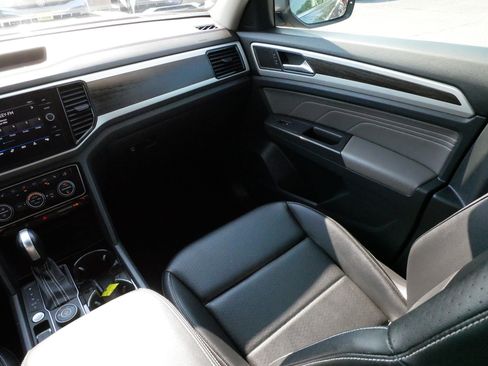 Certified 2022 Volkswagen Atlas SE AWD/4WD image 11