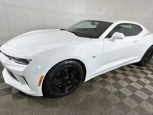 Used 2016 Chevrolet Camaro LT RWD image 6