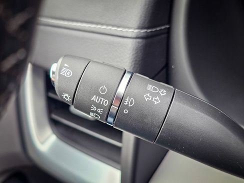 Used 2023 GMC Terrain SLT w/ Infotainment Package II AWD/4WD image 24