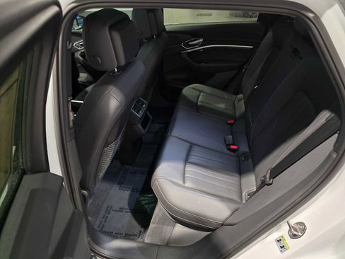 Used 2023 Audi e-tron Premium Plus w/ Premium Plus Package image 16