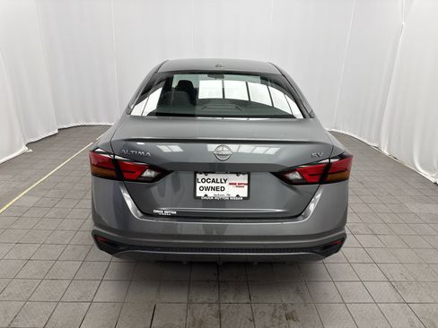Used 2023 Nissan Altima 2.5 SV image 5