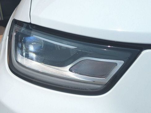 Used 2024 Chrysler Pacifica Touring-L FWD image 10