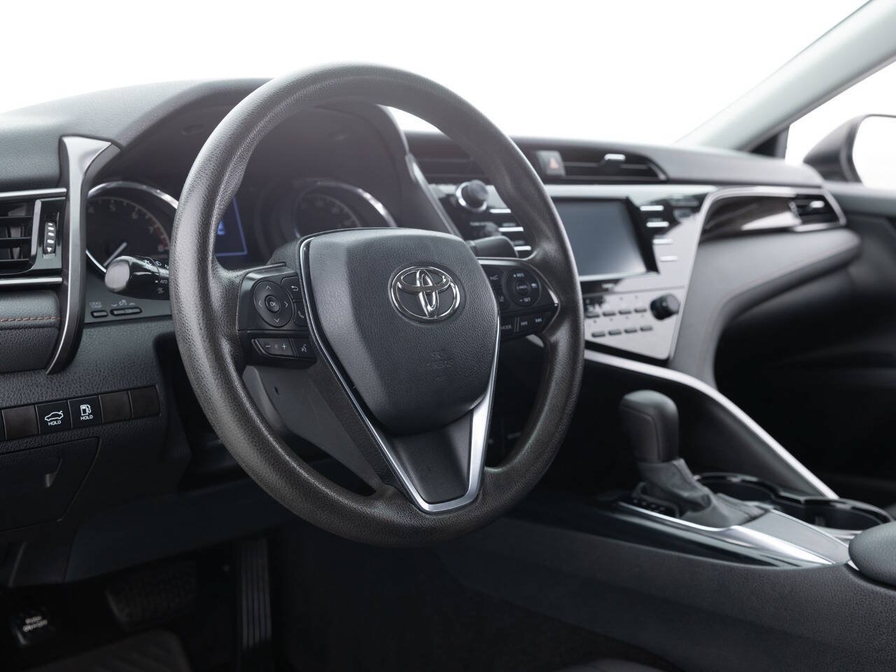Used 2020 Toyota Camry LE FWD image 23