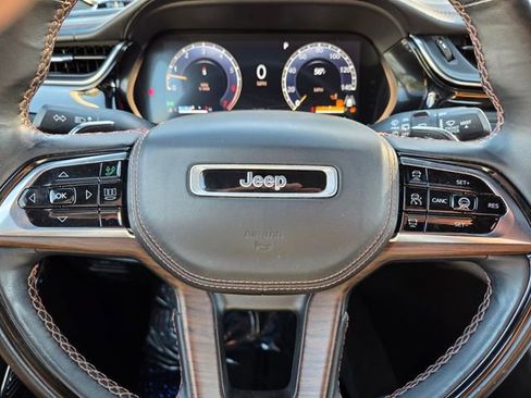 Certified 2022 Jeep Grand Cherokee Summit w/ Luxury Tech Group V image 35