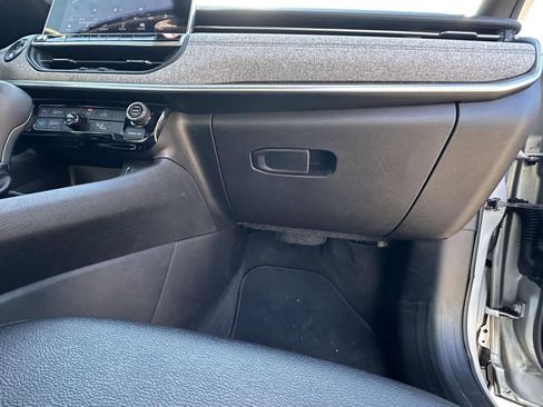 Used 2024 Jeep Compass Latitude image 39