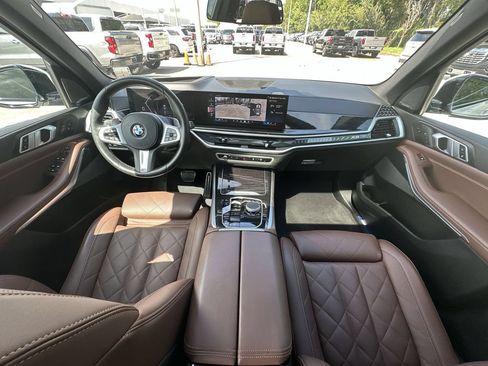 Used 2025 BMW X5 xDrive40i w/ M Sport Package AWD/4WD image 21
