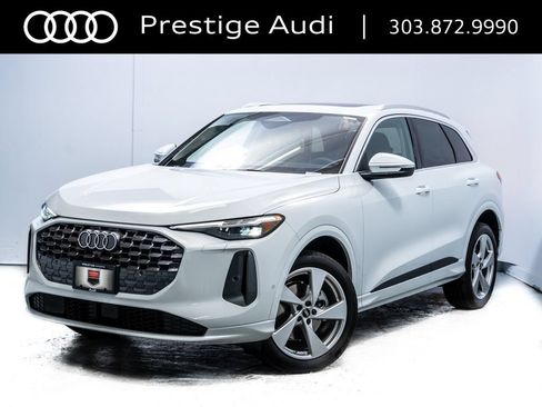 Used 2025 Audi Q5 Premium Plus w/ Premium Plus AWD/4WD image 2