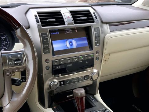 Used 2017 Lexus GX 460 Luxury image 6