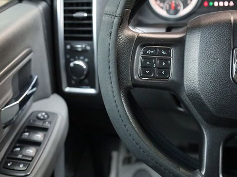 Used 2019 RAM 1500 Classic SLT image 28