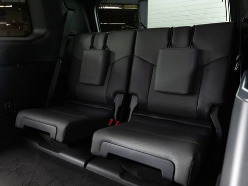 Used 2025 Lexus GX 550 w/ Cold Area Package AWD/4WD image 26