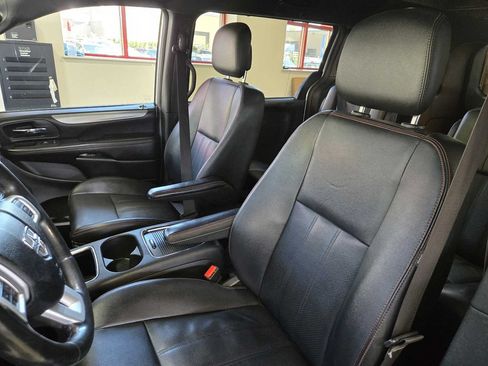 Used 2019 Dodge Grand Caravan GT FWD image 23