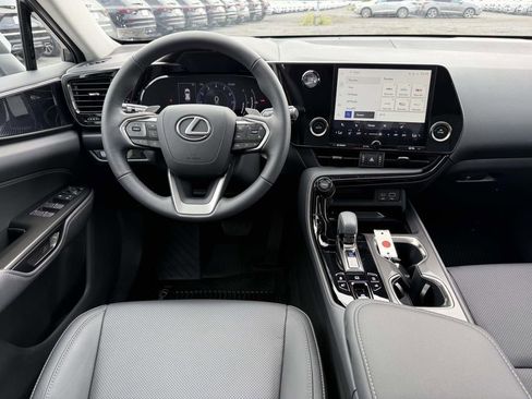 Used 2025 Lexus NX 250 AWD w/ Accessory Package (2T) image 8