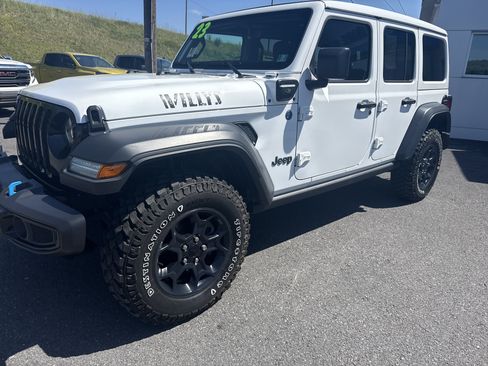 Used 2023 Jeep Wrangler Unlimited w/ Sun & Screen Package AWD/4WD image 7