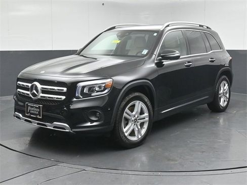 Used 2021 Mercedes-Benz GLB 250 4MATIC image 3