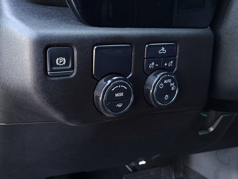 Used 2025 Chevrolet Silverado 1500 LT image 17