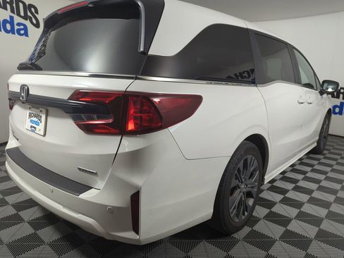 Certified 2025 Honda Odyssey Touring image 6