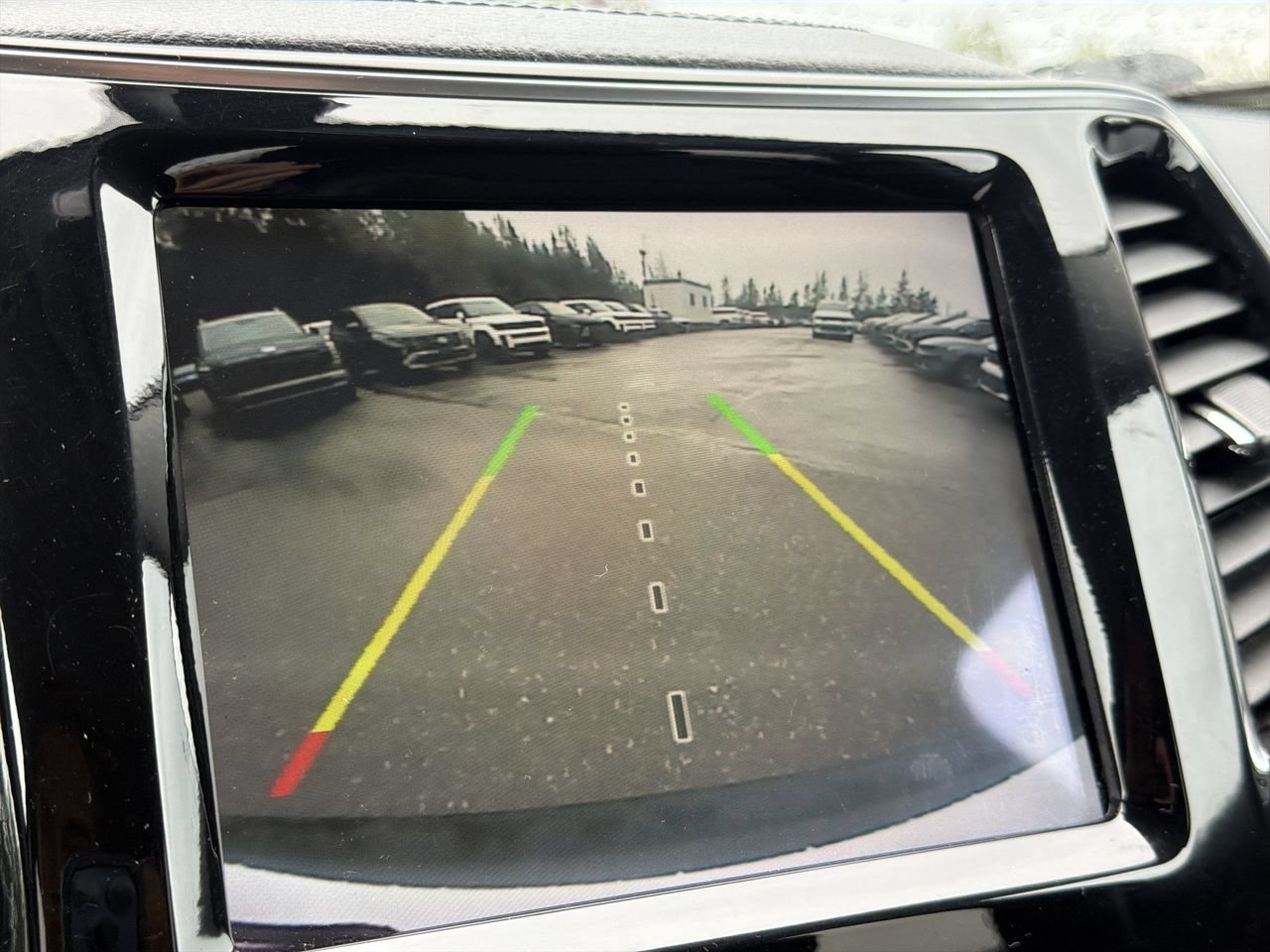 Used 2020 Jeep Cherokee Limited FWD image 16