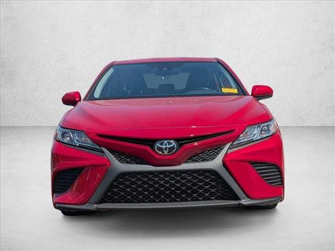 Used 2020 Toyota Camry SE FWD image 2