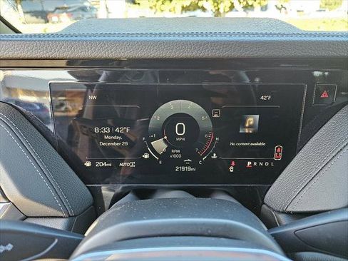 Used 2025 GMC Yukon XL Denali image 12