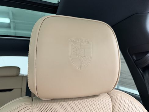 Certified 2025 Porsche Macan image 35