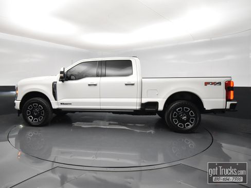 Used 2024 Ford F250 Platinum w/ FX4 Off-Road Package AWD/4WD image 3