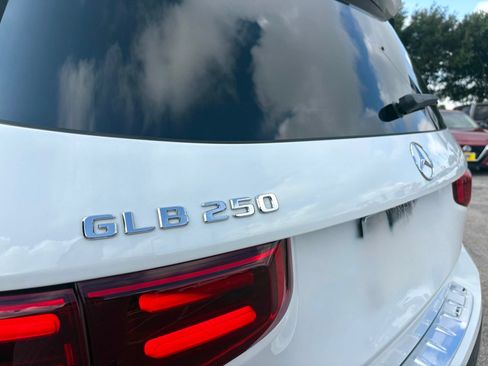 Used 2025 Mercedes-Benz GLB 250 image 10