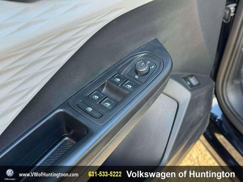 Certified 2023 Volkswagen Taos S image 17