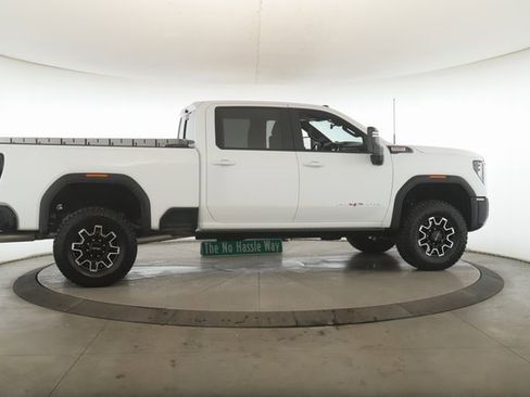 Used 2026 GMC Sierra 2500 AT4X image 6