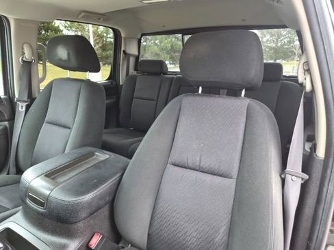 Used 2010 Chevrolet Silverado 2500 LT w/ Interior Plus Package image 12