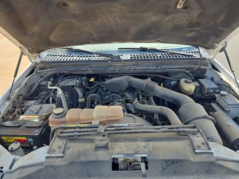 Used 2001 Ford F250 XL AWD/4WD image 9