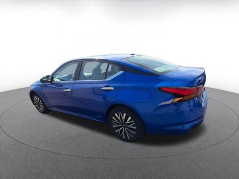 Used 2025 Nissan Altima 2.5 SV image 6