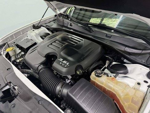 Used 2020 Dodge Charger SXT w/ Leather Interior Group RWD image 45