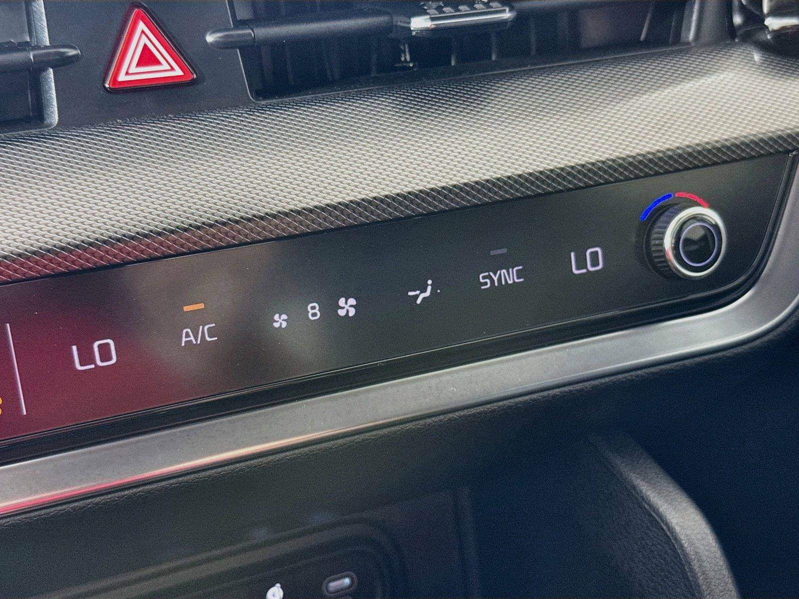 Used 2025 Kia Sportage SX FWD image 22