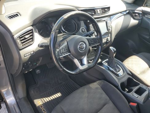 Used 2021 Nissan Rogue Sport SV image 12