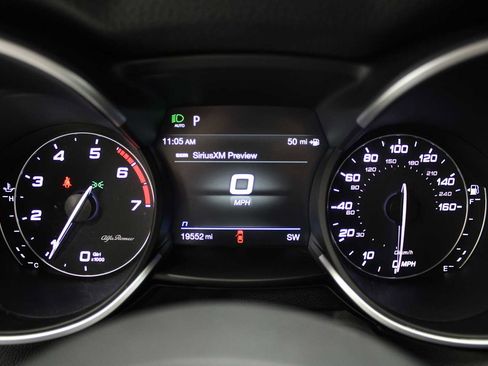 Used 2022 Alfa Romeo Stelvio Veloce image 5