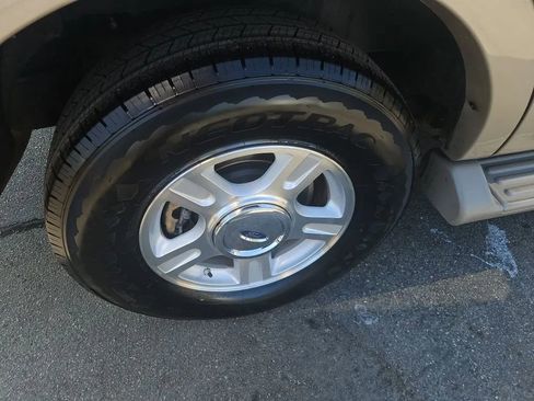 Used 2006 Ford Expedition Eddie Bauer image 36