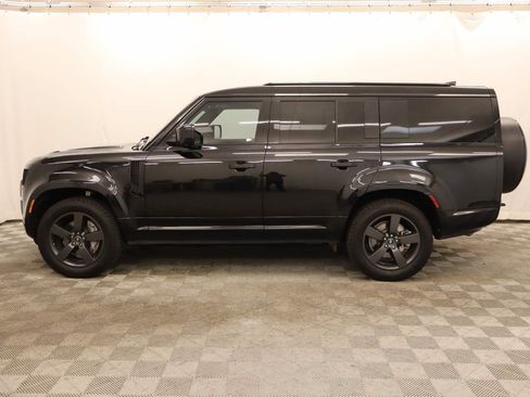 Used 2025 Land Rover Defender 130 X-Dynamic SE AWD/4WD image 2