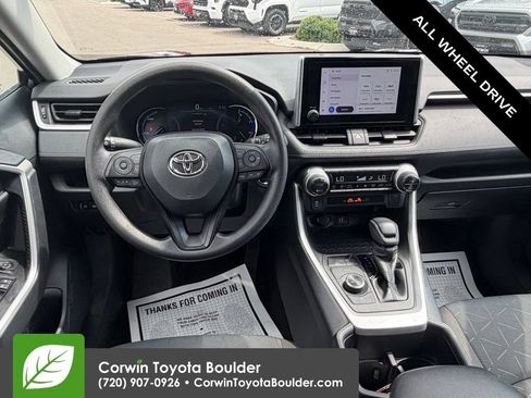 Used 2025 Toyota RAV4 XLE AWD/4WD image 21