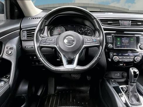 Used 2019 Nissan Rogue SV w/ Premium Package AWD/4WD image 5