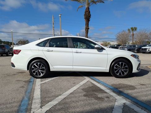 Certified 2025 Volkswagen Jetta S image 7